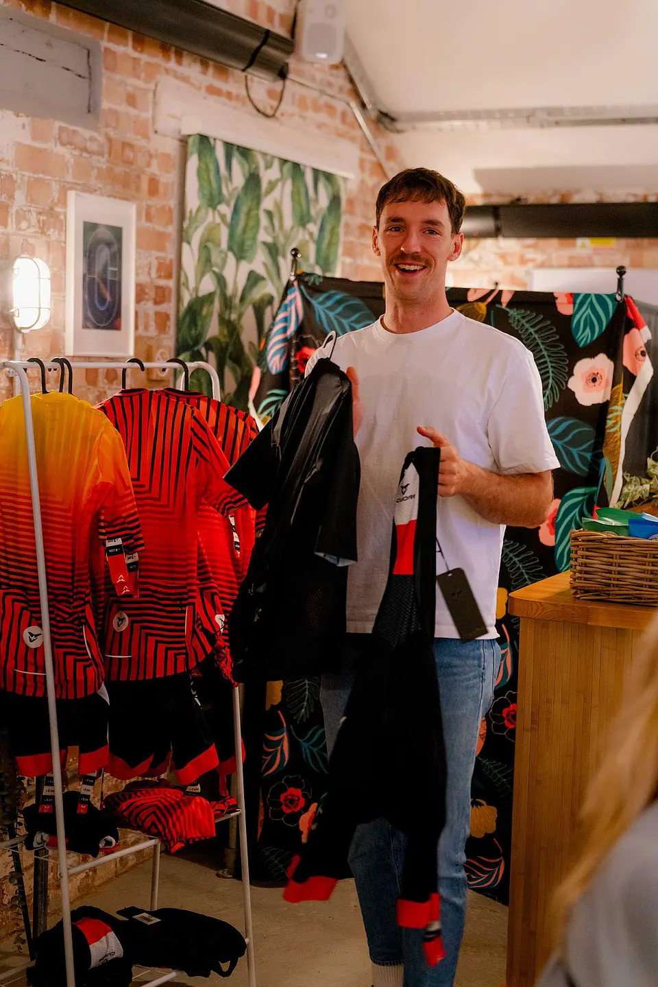 CUORE Anprobe für individuelle Radbekleidung