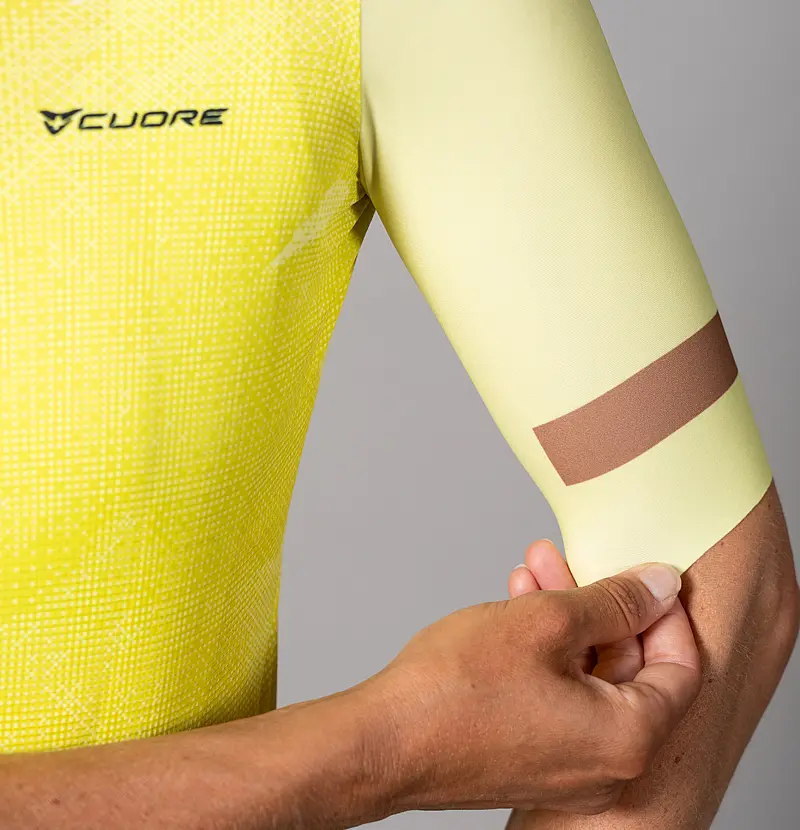 Lycra-Ärmel mit Laser-Cut