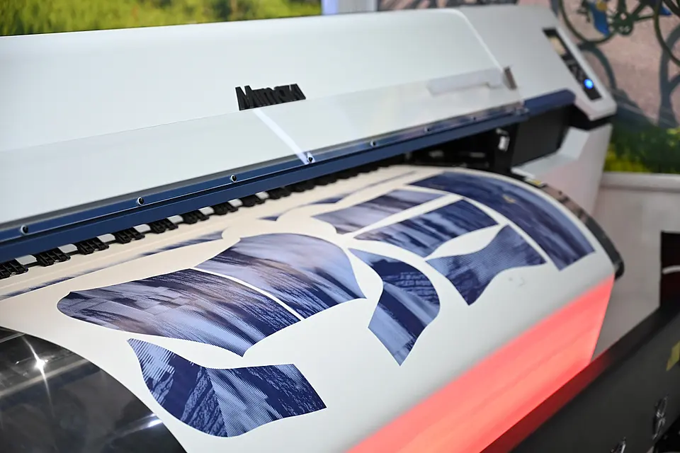 Bedruckung von Papier zur Sublimation von individueller Radbekleidung von CUORE